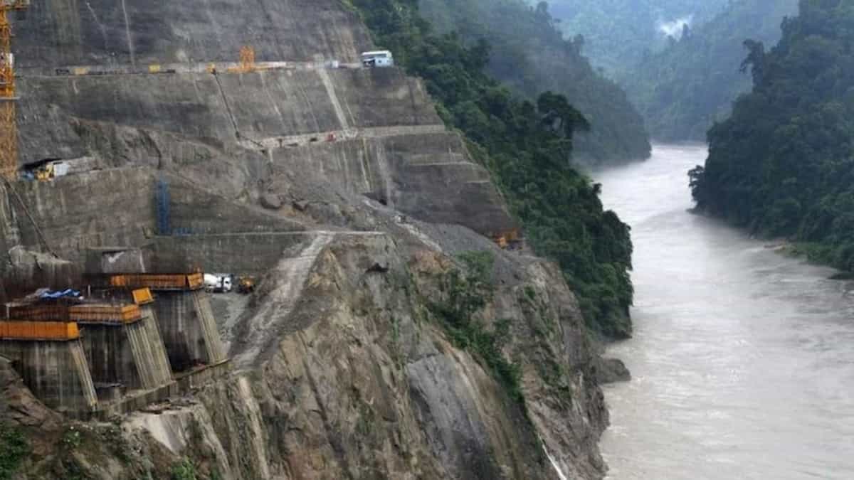 भारत बॉर्डर से सिर्फ 50 किमी दूर ड्रैगन का 'टाइम बॉम्ब', चीनी सुपर डैम से मंडराया तबाही का खतरा