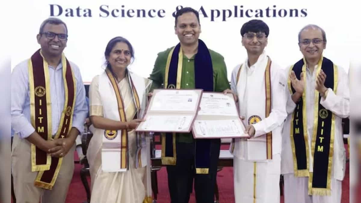 45 की उम्र में मां ने क्रैक किया IIT, अब 21 साल के बेटे के साथ एक ही कैंपस में करेगी पढ़ाई