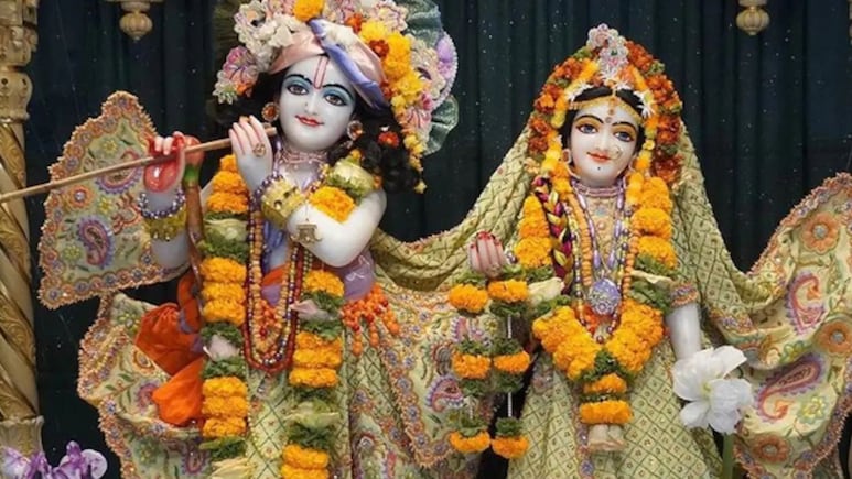 घर पर जन्माष्टमी का पावन पर्व कैसे मनाएं, इसकी पूरी विधि और श्री कृष्ण की कृपा पाने के अचूक उपाय