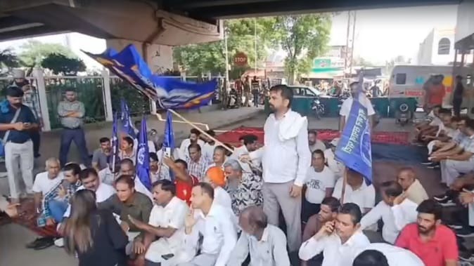 लुधियाना में हाईवे पर फूटा दलित समाज का गुस्सा, जालंधर में सरकार के खिलाफ जबरदस्त नारेबाजी से मचा हड़कंप