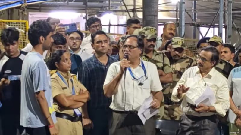 देर रात छात्रों के बीच पहुंचे IIT बॉम्बे डायरेक्टर ने कही चौंकाने वाली बात