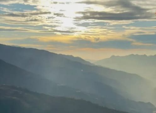 हसीन वादियों में उमड़े सैलानी, मॉल रोड से लाल टिब्बा तक मची जबरदस्त चहल-पहल