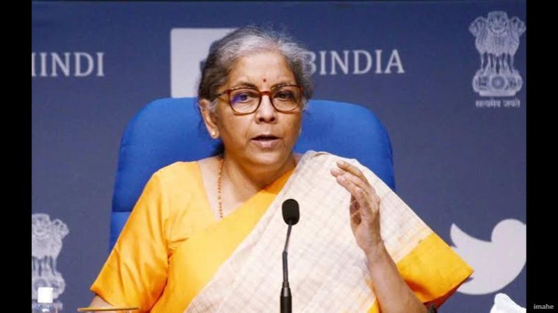 UPI पेमेंट पर चार्ज लगाने की खबरों पर वित्त मंत्री निर्मला सीतारमण की दो टूक सफाई